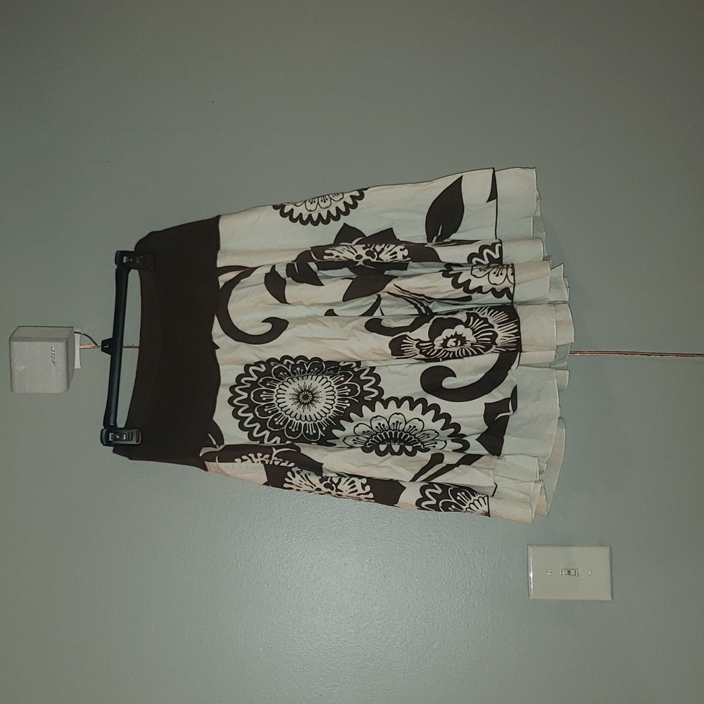 6 degrees brown and white medium skirt
